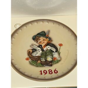 Goebel M.J. Hummel 1986 Annual Collectors Plate